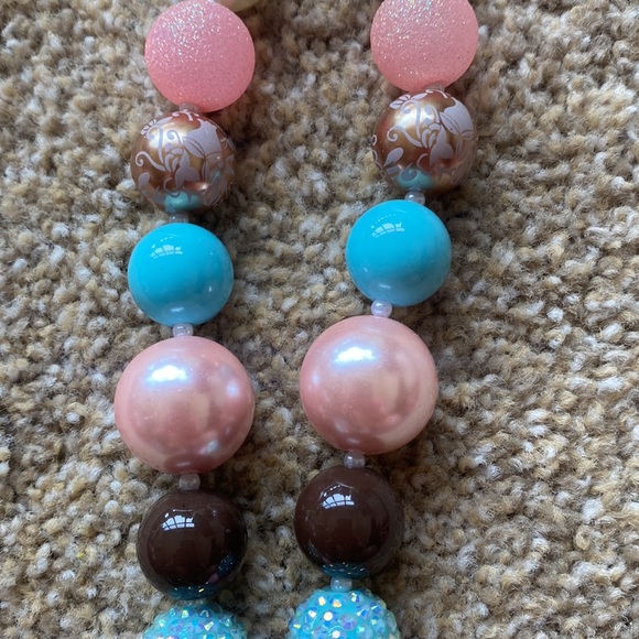 Girls Beaded Necklace - Picture 3 of 8